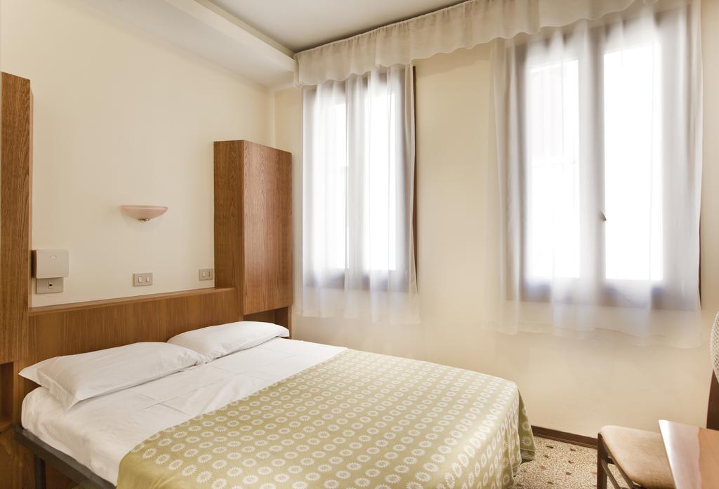 Hotel San Fantin Veneza Quarto foto